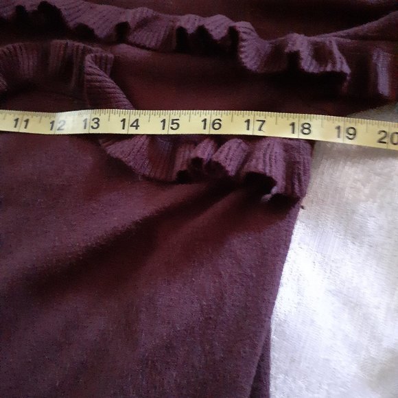 Lord & Taylor Maroon Ruffled Sweater. Size L - Picture 4 of 5